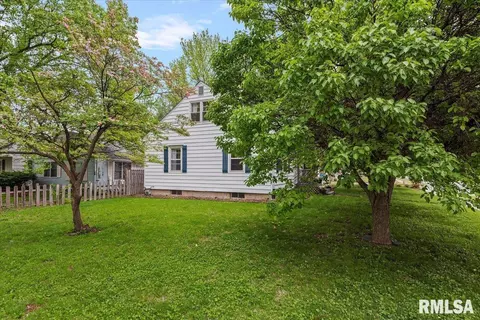 Exterior - 421 Outer Park Dr, Springfield, IL 62704 photo 1 of 4