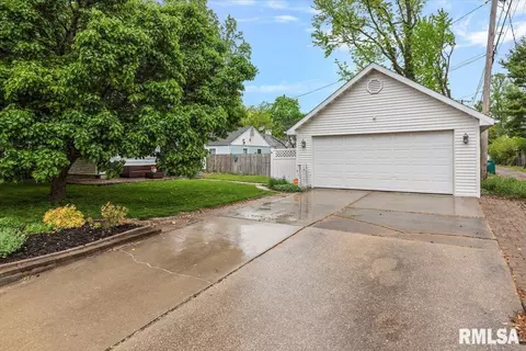 Exterior - 421 Outer Park Dr, Springfield, IL 62704 photo 2 of 4