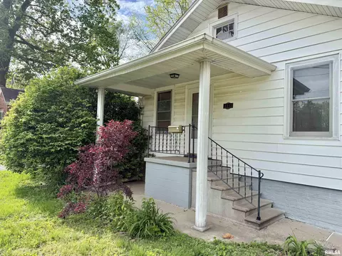 Exterior - 2213 Cincinnati Ave, Springfield, IL 62702 photo 2 of 9