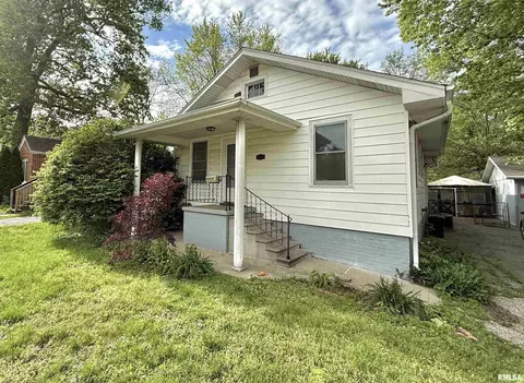 Exterior - 2213 Cincinnati Ave, Springfield, IL 62702 photo 4 of 9
