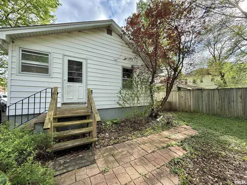 Exterior - 2213 Cincinnati Ave, Springfield, IL 62702 photo 5 of 9