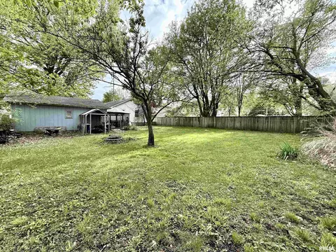 Exterior - 2213 Cincinnati Ave, Springfield, IL 62702 photo 8 of 9