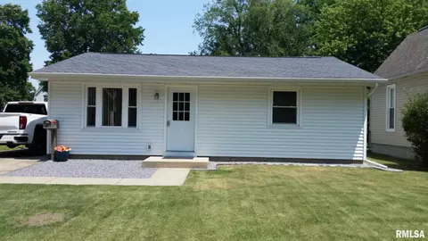 505 W 3rd St, Taylorville, IL 62568