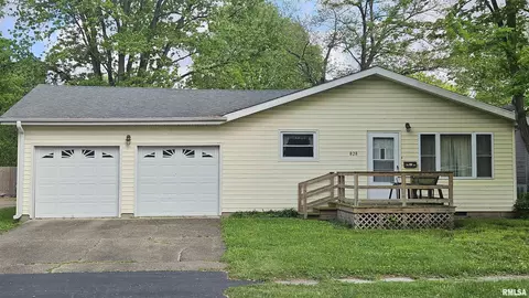 828 Goltra Ave, Jacksonville, IL 62650