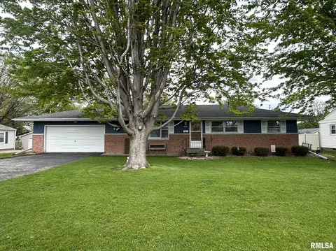 1755 Robertson Ave, Galesburg, IL 61401