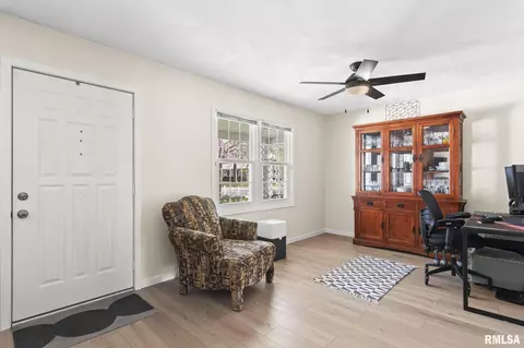 2816 Bemis Hts, Springfield, IL 62704 photo 4