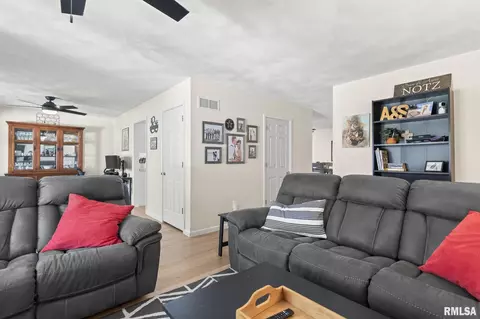 2816 Bemis Hts, Springfield, IL 62704 photo 6