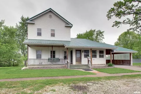 529 N Monroe St, Pittsfield, IL 62363