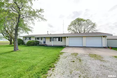 2247 N 1900 E Rd, Stonington, IL 62567