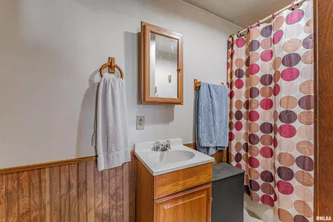 Bath - 204 Mulberry St, Lake Fork, IL 62541 photo 2 of 2