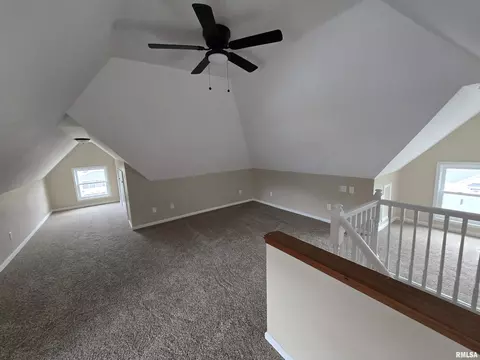 Living - 245 Cherry St, Carthage, IL 62321 photo 10 of 10
