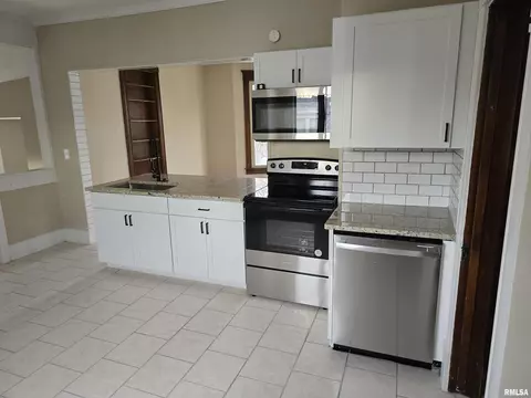 Kitchen - 245 Cherry St, Carthage, IL 62321 photo 1 of 2