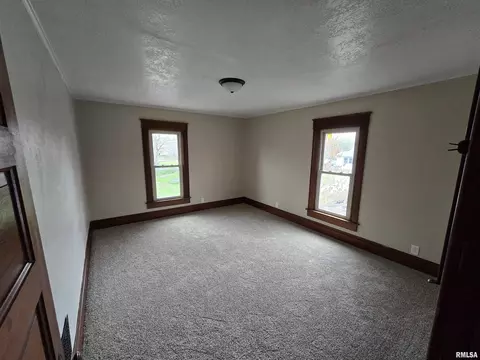 Bedroom - 245 Cherry St, Carthage, IL 62321 photo 3 of 5