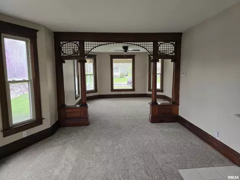 Living - 245 Cherry St, Carthage, IL 62321 photo 1 of 10
