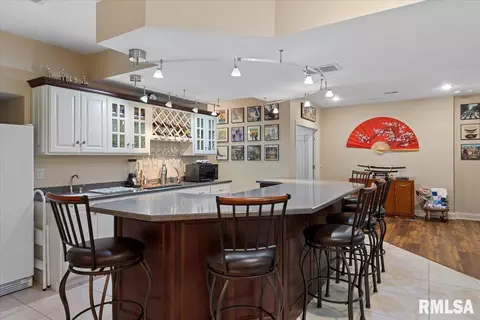 Kitchen - 4306 Castle Pines Dr, Springfield, IL 62711 photo 10 of 11