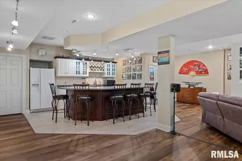 Kitchen - 4306 Castle Pines Dr, Springfield, IL 62711 photo 11 of 11