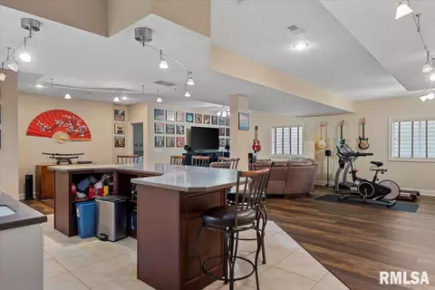 Entry Way - 4306 Castle Pines Dr, Springfield, IL 62711 photo 4 of 4