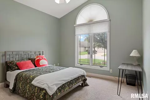 Bedroom - 4306 Castle Pines Dr, Springfield, IL 62711 photo 1 of 7