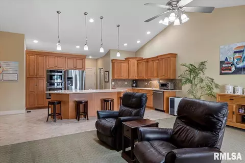 Other - 4306 Castle Pines Dr, Springfield, IL 62711 photo 3 of 20