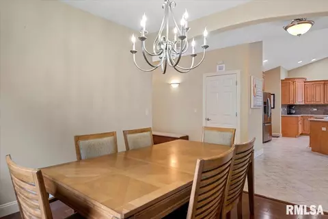 Dining - 4306 Castle Pines Dr, Springfield, IL 62711 photo 2 of 3