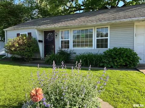 13 Barbara Ct, Springfield, IL 62704 photo 2