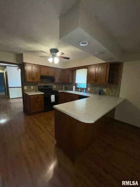 Kitchen - 1124 Steeplechase Dr, Springfield, IL 62712 photo 1 of 1