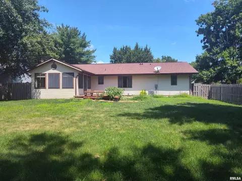 Exterior - 1124 Steeplechase Dr, Springfield, IL 62712 photo 3 of 3