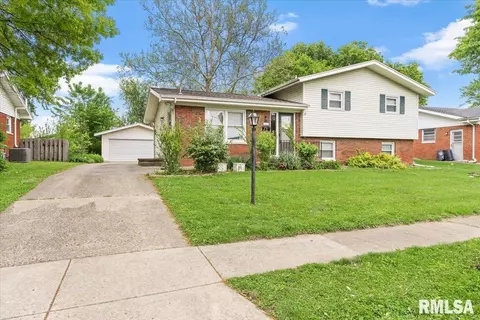 3156 Elmhurst Dr, Springfield, IL 62704