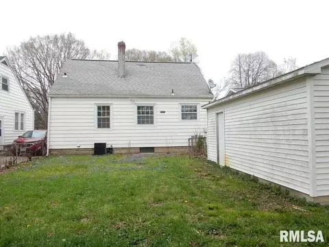 Exterior - 1320 E Stanford Ave, Springfield, IL 62703 photo 4 of 4