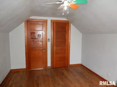 Bedroom - 1320 E Stanford Ave, Springfield, IL 62703 photo 5 of 6