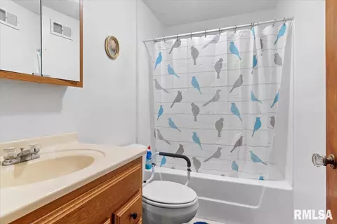 Bath - 3601 Hooker St, Springfield, IL 62703 photo 1 of 2