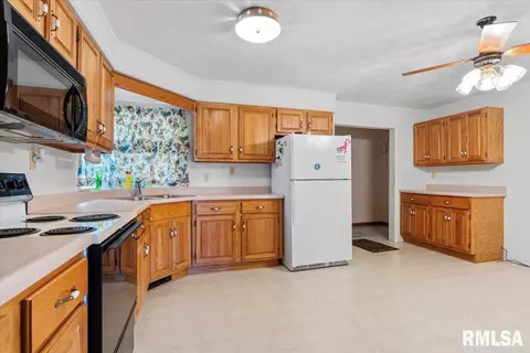 Kitchen - 3601 Hooker St, Springfield, IL 62703 photo 1 of 1