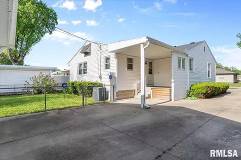 Exterior - 3601 Hooker St, Springfield, IL 62703 photo 1 of 3