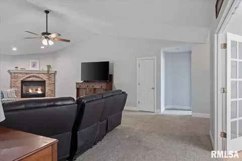 1213 Sugar Tree Ct, Chatham, IL 62629 photo 8