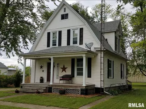 225 W Conrey St, Williamsville, IL 62693
