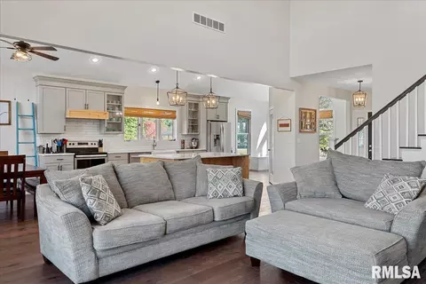 265 S Oaklane Rd, Springfield, IL 62712 photo 8