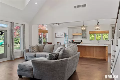 265 S Oaklane Rd, Springfield, IL 62712 photo 9