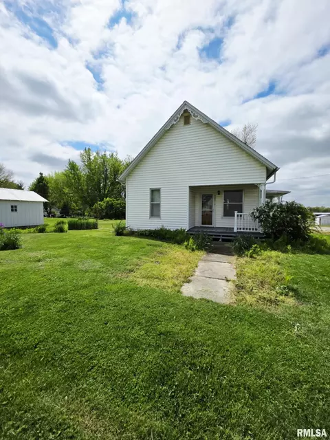 303 S Hedrick St, Loraine, IL 62349