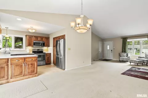 208 Glasgow Dr, Springfield, IL 62702 photo 10