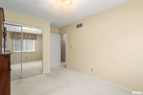 208 Glasgow Dr, Springfield, IL 62702 photo 20