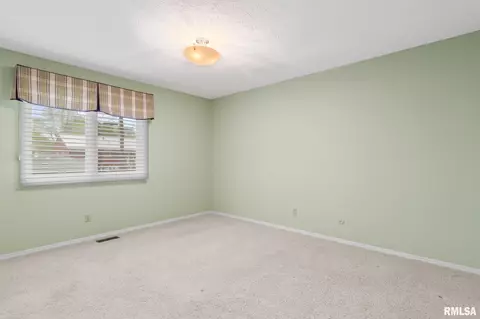 208 Glasgow Dr, Springfield, IL 62702 photo 15