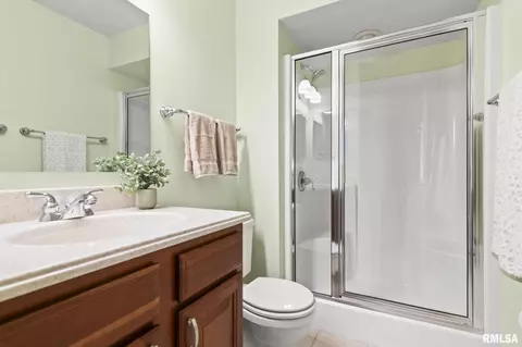 208 Glasgow Dr, Springfield, IL 62702 photo 18