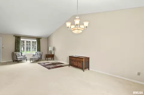 208 Glasgow Dr, Springfield, IL 62702 photo 9