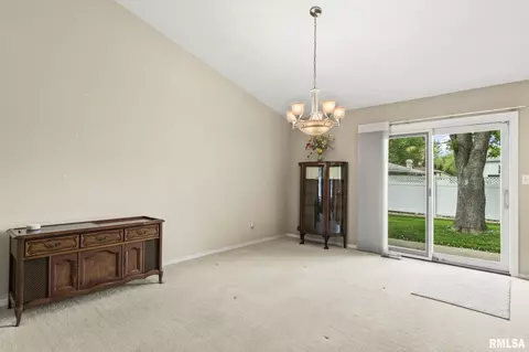 208 Glasgow Dr, Springfield, IL 62702 photo 8