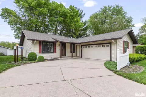 208 Glasgow Dr, Springfield, IL 62702