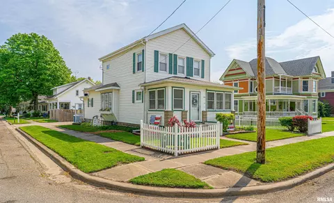 206 NW Vine St, Atlanta, IL 61723