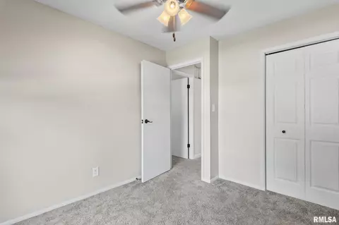 Bedroom - 2016 Stonehenge Rd, Springfield, IL 62702 photo 3 of 10