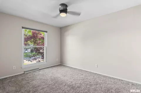 Bedroom - 2016 Stonehenge Rd, Springfield, IL 62702 photo 4 of 10