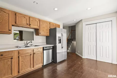 Kitchen - 2016 Stonehenge Rd, Springfield, IL 62702 photo 1 of 2