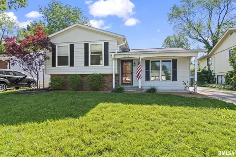 2016 Stonehenge Rd, Springfield, IL 62702